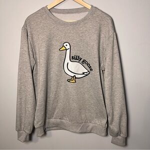 Silly Goose Graphic Crewneck Women’s L Gray Pullover Sweatshirt Lightweight